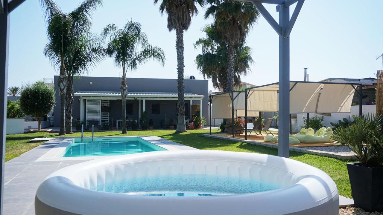 Dependance In Villa Con Piscina Szirakúza Kültér fotó